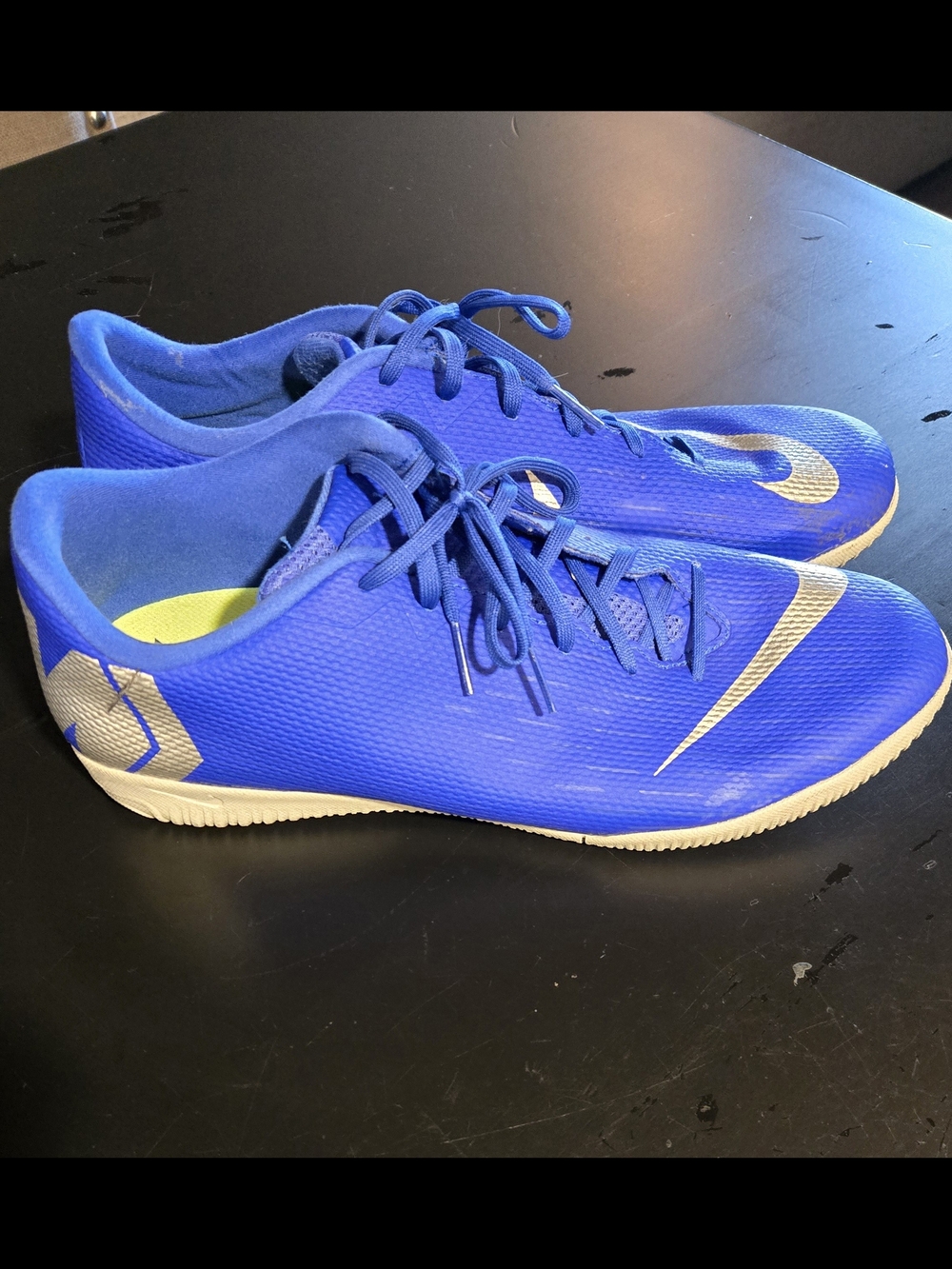 Nike Blue Indoor Soccer Shoes with Grey Swoosh M9.5